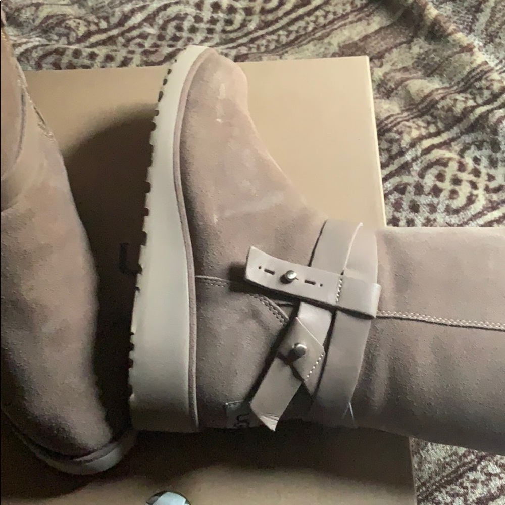 Ugg Boots Authentic - image 1